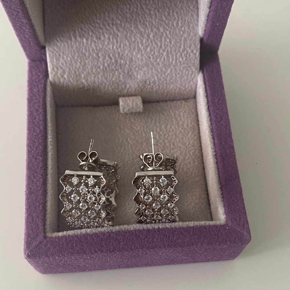Hoop earrings - Picture 2 of 8